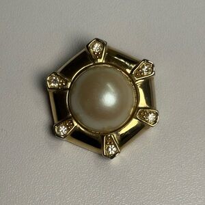 Elegant Gold Tone and Faux Pearl Brooch